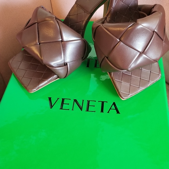 Authentic Bottega Veneta Lido Slides size 6/ IT 36 - Picture 6 of 7